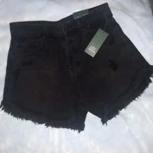 BRAND NEW High waisted black shorts